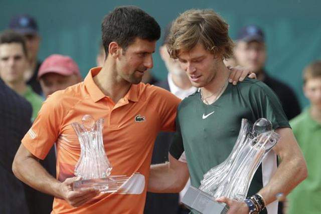 使他即使在 使他即使在