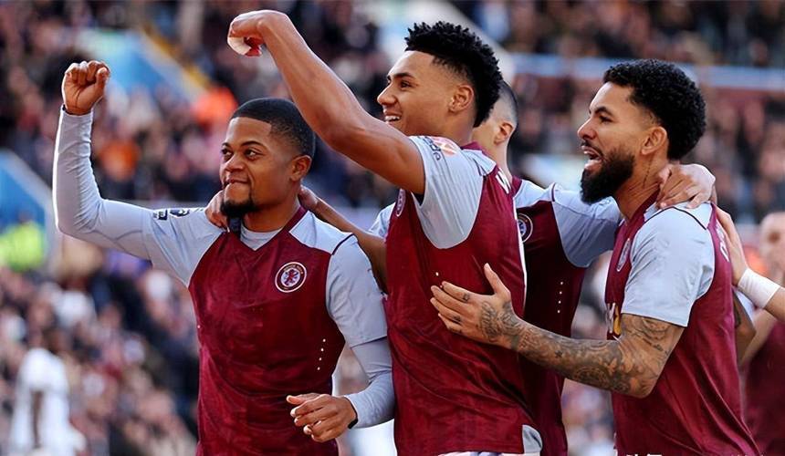 报集体亮相 报集体亮相